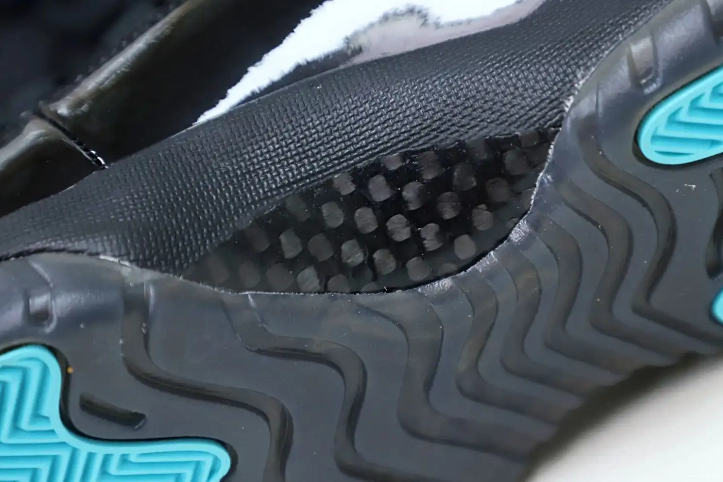 RETRO 11 GAMMA AIR Kimikick BLUE JORDAN 0709
